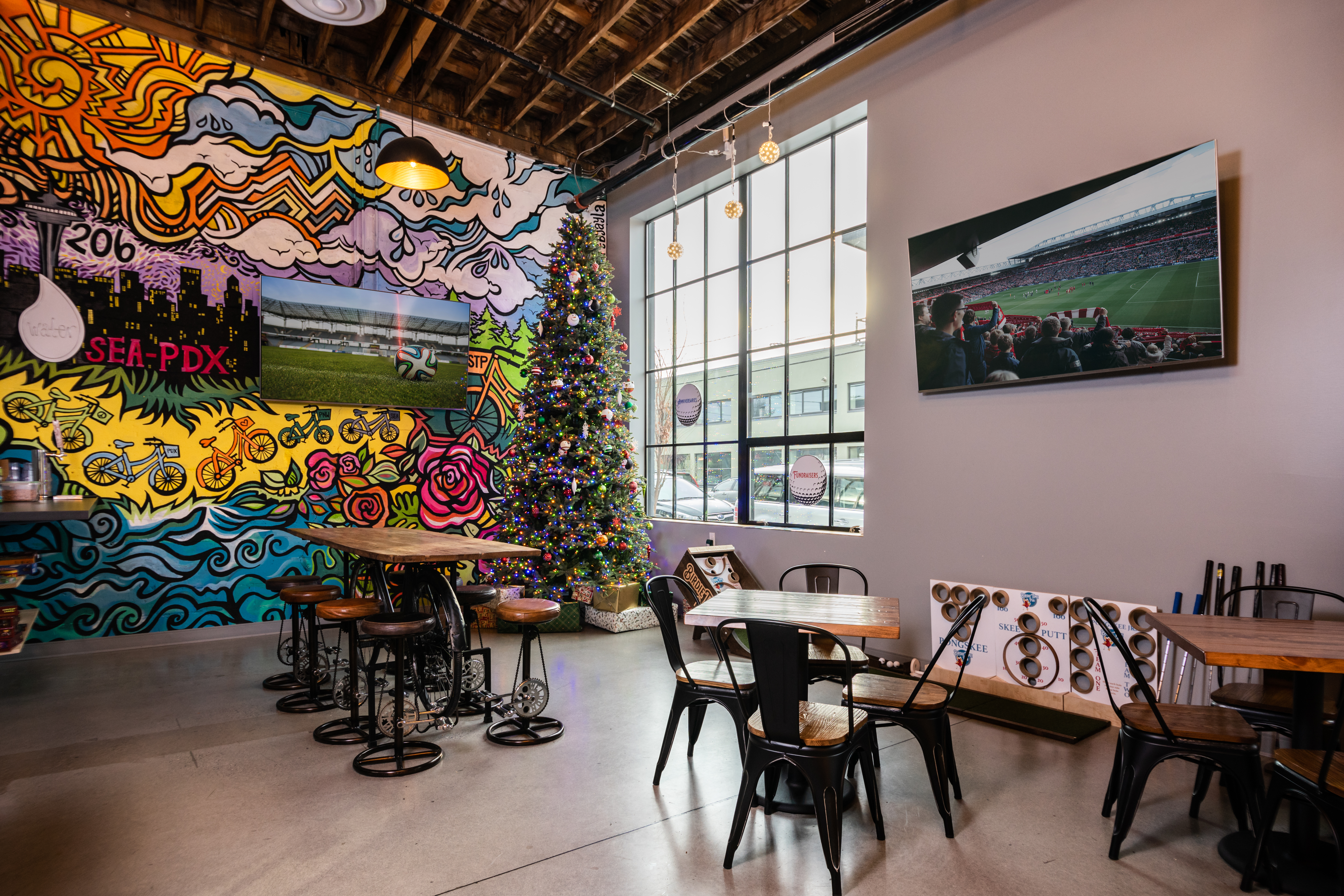 STP | Mini Golf & Sports Bar, Portland | Birdie Time Pub